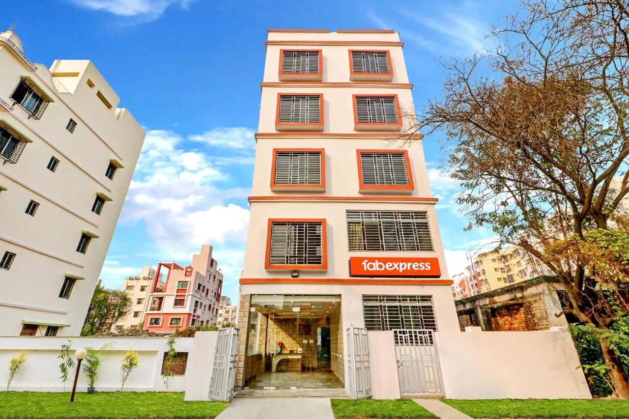Fabexpress Step Inn - Nr Biswa Bangla Gate Kalkutta Exterior foto